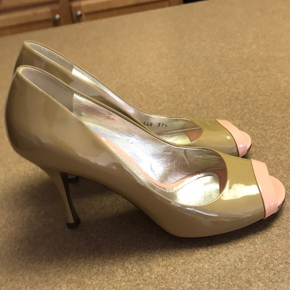Dolce Gabbana Patent leather nude & pink peep toe pumps - Picture 3 of 8